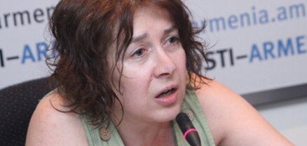 Նիկոլ, էշություններ չանես, մեկ ա, գնալու ես, օգտվի էս խաղաղ հնարավորությունից․  Վիոլետ Գրիգորյան