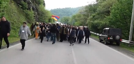 Բագրատ Սրբազանը շարունակում է իր երթը դեպի Երևան