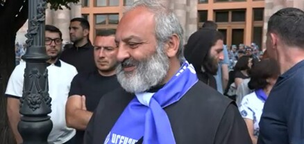 Բագրատ Սրբազանն ու աջակիցները մեքենաներով ակցիա են անում կառավարության նիստին զուգահեռ. ՈՒՂԻՂ