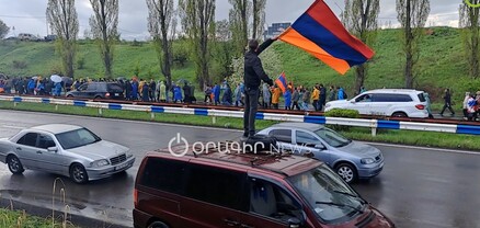 Բագրատ Սրբազանի առաջնորդած երթը շարունակեց իր ուղին մինչև Սոլակ