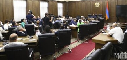 Նախորդ տարվա համեմատ կաթի արտադրությունը նվազել է 5,2 տոկոսով․ աշխատանքային քննարկում՝ ԱԺ-ում