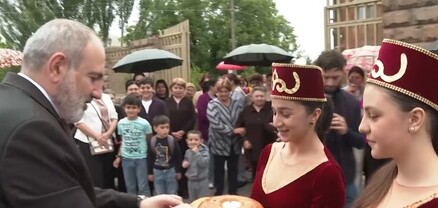 Գյուղեր կան, որտեղ մարդիկ միշտ տարազով են. Նիկոլ Փաշինյանի «անակնկալ» այցերը