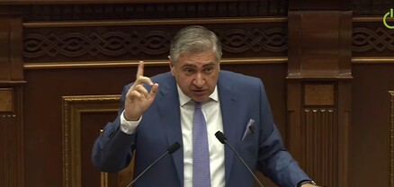 Փաշինյանն ասում ա՝ Արցախը «պավադոկ» էր ՀՀ-ի վզին, փաստորեն պետք էր կտրել․ Արթուր Խաչատրյան