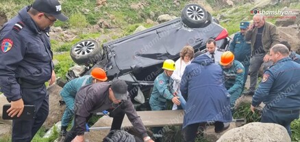 Շիրակի մարզի «Ղոչի աղբյուր» կոչվող հատվածում Nissan-ը կողաշրջված հայտնվել է ձորում. կան վիրավորներ. shamshyan.com