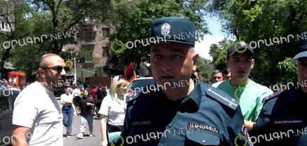 «Ֆուցն»․ ոստիկանը՝ ցուցարարին