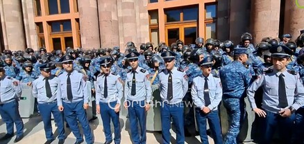 Ոստիկանները «գրավել են» Կառավարության շենքը
