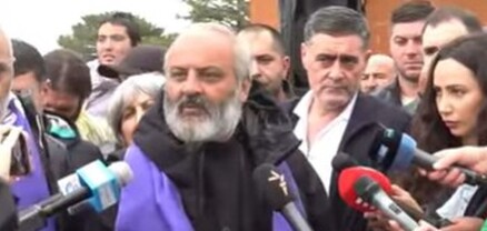 Երկու պատճառ կա, թե ինչու Նիկոլ Փաշինյանը չի եկել Սարդարապատ. Բագրատ սրբազան