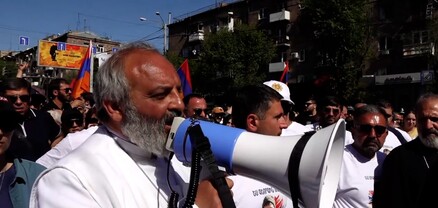 Վահե Ղազարյան, մի փչացրեք էդ տղաներին. Բագրատ Սրբազան