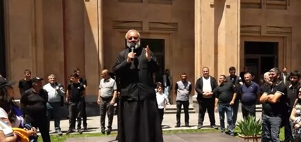Քո ֆիզիկական ներկայությունը խոսում ա, թե ինչքան խաշլամա ես կերել, ինչքան գառ ու խոզ ես կերել․ Սրբազան