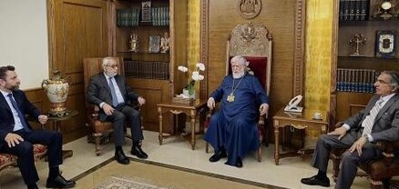 Արամ Ա-ն ՍԴՀԿ, ՌԱԿ և ՀՅԴ ներկայացուցիչների հետ քննարկել է Հայաստանում ստեղծված վիճակը