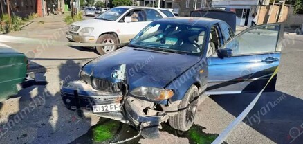 Վաղարշապատում բախվել են «BMW»-ն ու «ՎԱԶ 2106»-ը․ մայրն ու նրա 2 անչափահաս երեխաները հոսպիտալացվել են. shamshyan.com