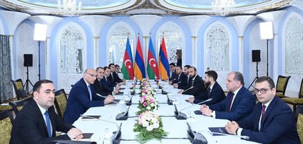 Արտասովոր «բանակցություններ»․ մի կողմը ասում է, մյուսը՝ լսում