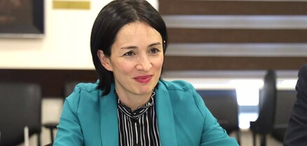 Բարի երթ․ Ժաննա Անդրեասյանը շնորհավորել է շրջանավարտներին