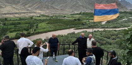 Ու՞մ տանն է հյուրընկալվել Բագրատ Սրբազանը․ Հրապարակ