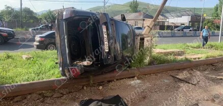 Հրազդանում 24-ամյա վարորդը իր ծննդյան օրը «ՎԱԶ 2170»-ով բախվել է էլեկտրասյանն ու կողաշրջվել. shamshyan.com