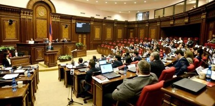 ՔՊ-ականներն անցել են ժեստերի լեզվին․ Նիկոլ Փաշինյանը հետևում է բոլորին․ Հրապարակ