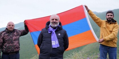 Բագրատ Սրբազանը երգել է Խուստուփի լանջին