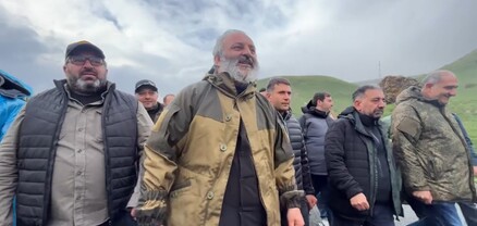 Բագրատ Սրբազանը այսօր Աննա եկեղեցու բակում կխոսի հետագա անելիքների մասին