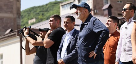 Սյունիքի մարզում վարչապետը ծանոթացել է կապիտալ և սուբվենցիոն ծրագրերով իրականացվող աշխատանքների ընթացքին