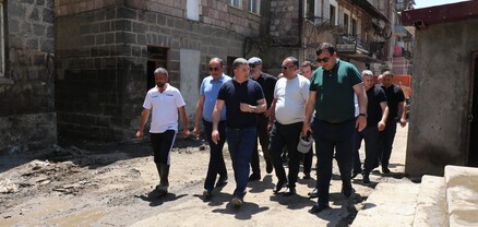 Գնել Սանոսյանն այցելել է ջրհեղեղից առավել տուժած Ալավերդու Սանահին կայարան թաղամաս և Թումանյան փողոց