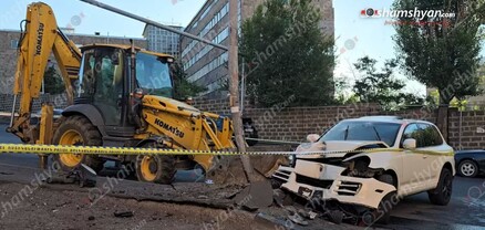 Երևանում «Porsche Cayenne»-ը բախվել է էլեկտրասյանը և կայանված տրակտորին․ կա 7 վիրավոր․ shamshyan.com