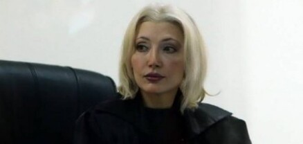 Աննա Դանիբեկյանին կարգապահական պատասխանատվության ենթարկելու միջնորդության քննությունը հետաձգվել է