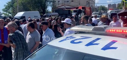 Մեքենաները խոդ տված պահեք ոստիկանությունը հորդորում է ցուցարարներին բացել Պռոշյան փողոցը