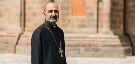 Ինձ թվում է, որ նա ակնհայտ մտային աղճատման մեջ է․ քահանան՝ Արսեն Թորոսյանի մասին