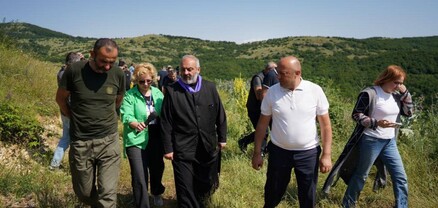Բագրատ Սրբազանը Շուռնուխում է