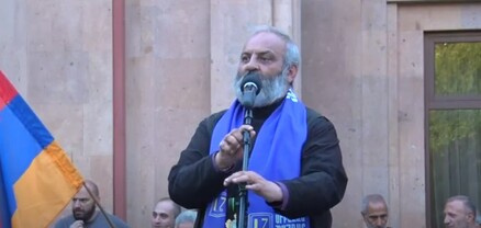 Բագրատ Սրբազանը Սուրբ Աննա եկեղեցու բակում ամփոփում է օրը․ ՈւՂԻՂ