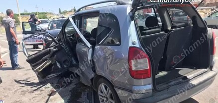 Աշտարակի Մուղնի թաղամասում բախվել են «Mercedes»-ն ու «Opel Zafira»-ն. կա վիրավոր. shamshyan.com