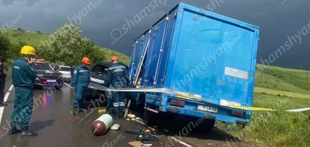Սյունիքում բախվել են «Opel Zafira»-ն ու «Mitsubishi Fuso»-ն. կա 1 զոհ, 2 վիրավոր. shamshyan.com