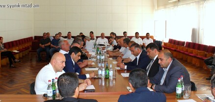 Քննարկվել են Սյունիքում պետական միջոցներով իրականացվող դպրոցաշինության ծրագրերը