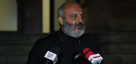 Թող մեքենաների մասին չմտածի, թող պատասխանի՝ ո՞ւր է Գանձասարը, Ամարասը, Ղազանչեցոցը, Դադիվանքը, մեր տղերքի շիրիմները. Բագրատ Սրբազան