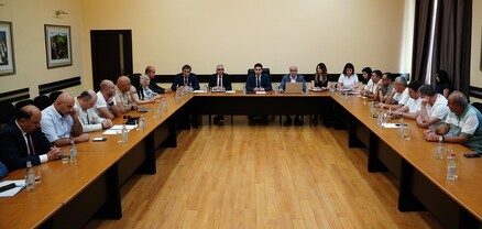 ՊԵԿ նախագահը հանդիպել է կառուցապատման ոլորտում գործունեություն իրականացնող տնտեսվարողների հետ