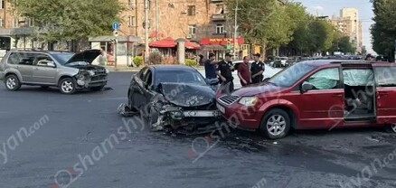 Երևանում բախվել են Lexus-ը, Chrysler-ը և Nissan X-Trail-ը. կա վիրավոր. shamshyan.com