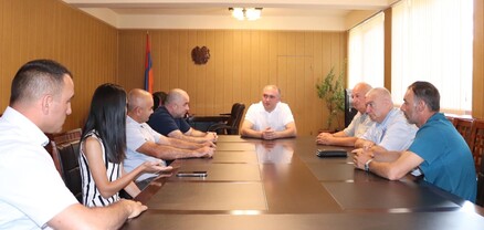 Արարատի մարզպետն ու փոխմարզպետը լսել են արցախցիների մտահոգությունները