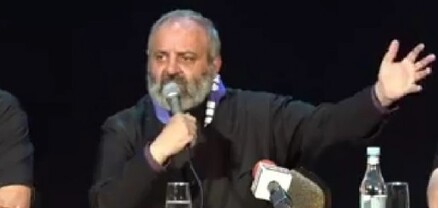 Հեքիաթի մեջ կախարդը ցախավելով է ճամփորդում, իրականության մեջ՝ հեծանիվով․ Սրբազան