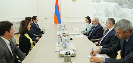 Վարչապետն ընդունել է Ջիրո դ'Իտալիա բազմօրյա խճուղային հեծանվավազքի մրցաշարի գործադիր տնօրենին