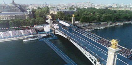 Ֆրանսիայի սպորտի նախարարն Օլիմպիական խաղերից առաջ լողացել է Սենում