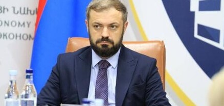 Էկոնոմիկայի նախարարը մեկնել է Եկատերինբուրգ՝ մասնակցելու ԵՏՄ արդյունաբերական քաղաքականության նիստին