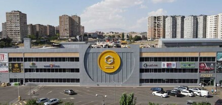 Երևանում հայտնի «Գարաժ Մոլի»-ում պահարանի դուռը բացել են ու գողացել խոշոր չափի գումար. shamshyan.com