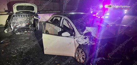Երևանում բախվել են «Jeep» և «Hyundai» մակնիշի ավտոմեքենաները. կա 5 վիրավոր. shamshyan.com