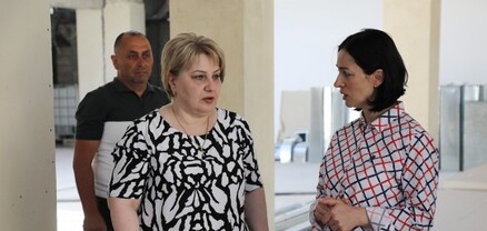 Ժաննա Անդրեասյանն Արարատի մարզում հետևել է դպրոցներում ընթացող շինարարական աշխատանքներին