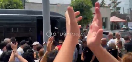 Արցունքներ, ժպիտ, հպարտություն․ Սևանը բանակ է ճանապարհում հայրենիքի պաշտպաններին