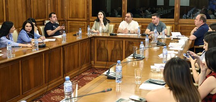 ՆԳ նախարարը հանդիպում-քննարկում է ունեցել ԶԼՄ ներկայացուցիչների հետ