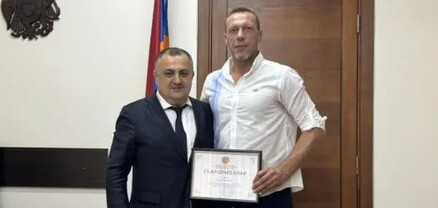 Հայաստանի ֆուտբոլի ազգային հավաքականի դարպասապահ Բերեզովսկիին խրախուսել են ԿԳՄՍ շնորհակալագրով