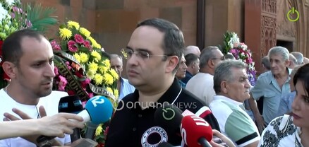 Սրապիոնյանը լուսավոր մարդ էր՝ մեծ գիտելիքներով, նրա բացը հնարավոր չէ լրացնել. Վիկտոր Սողոմոնյան