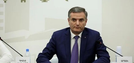 Դավաճաններդ թշնամիքիդ հետ քեզ շատ են ատել․ Արտակ Զաքարյանը բանաստեղծությամբ պատասխանել է Փաշինյանին