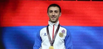 Արթուր Դավթյանը նշում է ծննդյան 32-ամյակը
